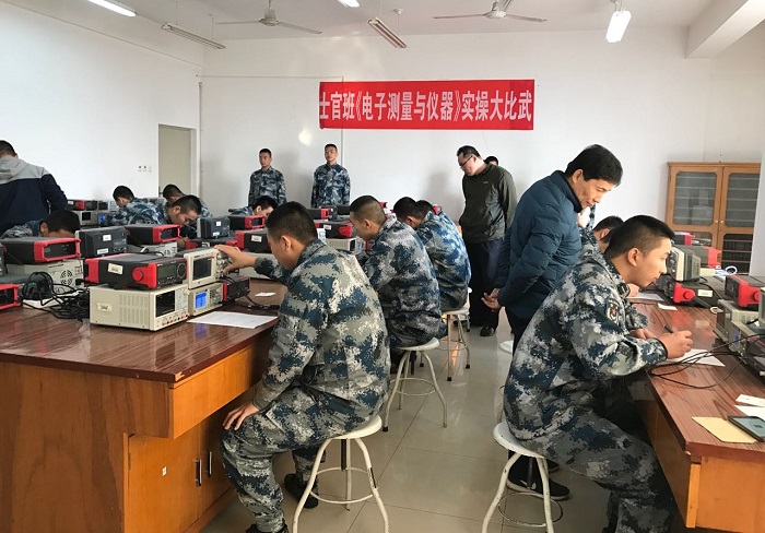 5电子测量实训室.jpg 5电子测量实训室.jpg