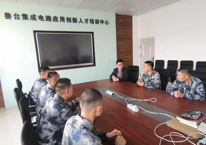 期中座谈会.jpg 期中座谈会.jpg